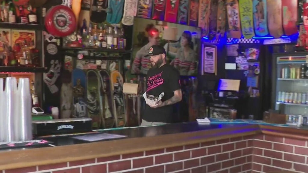 Fort Lauderdale proposes earlier closing times for downtown bars, facing pushback from business owners — CBS Miami, Toronto Dining news
