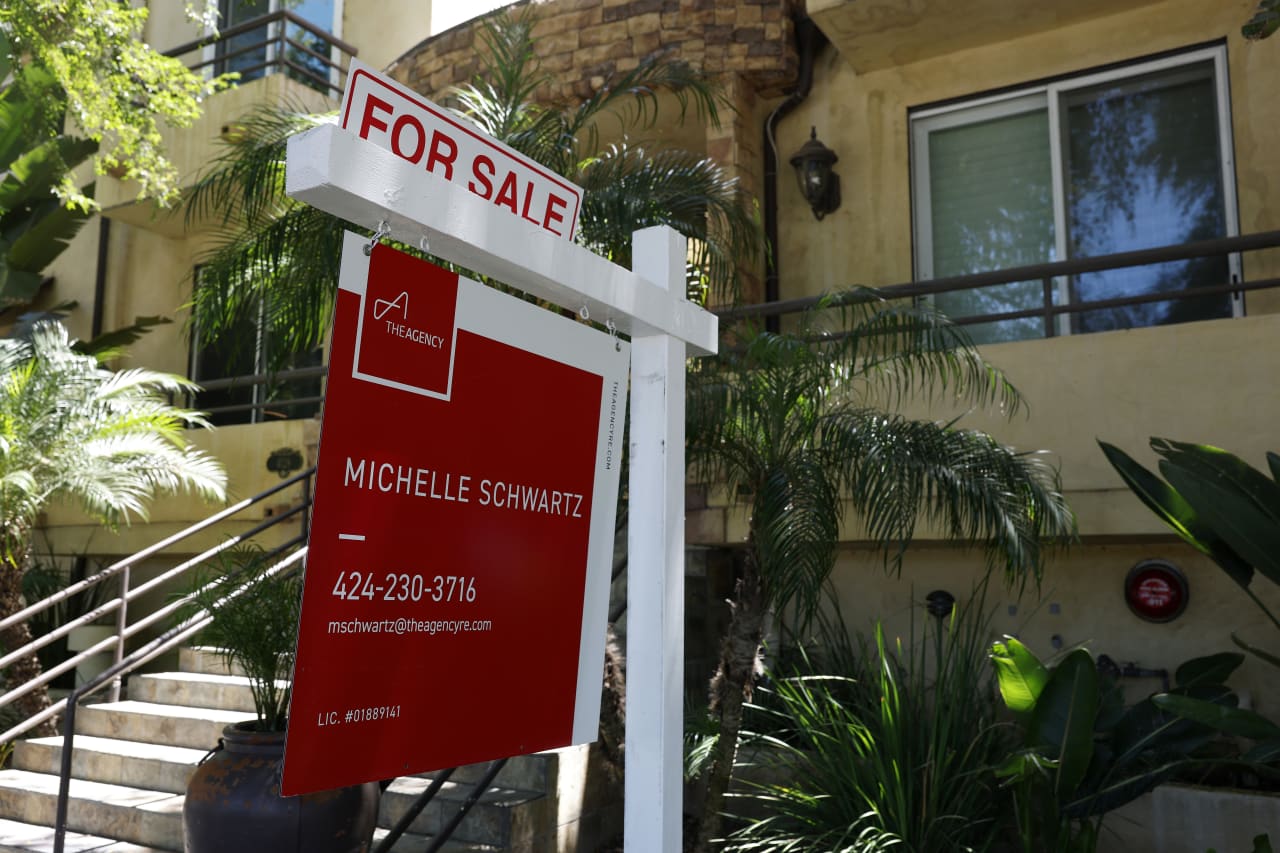 Pending home sales sink to 25-year low as buyers flee high mortgage rates — MarketWatch