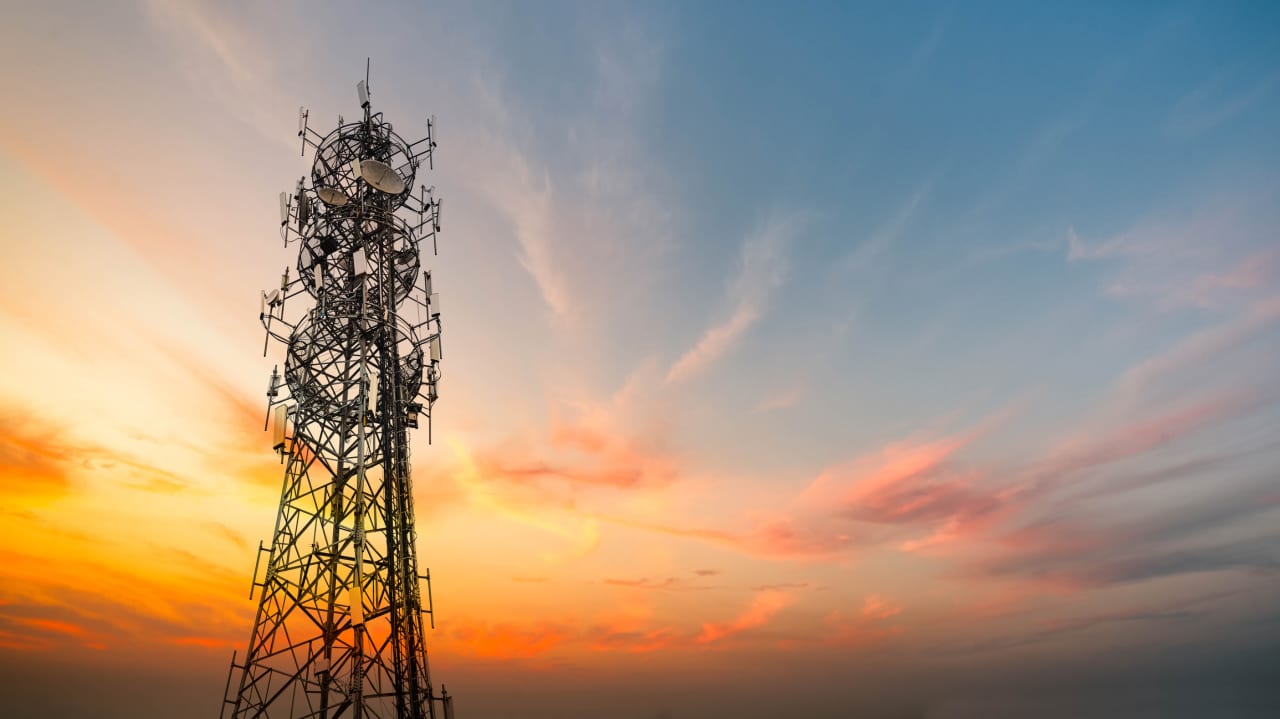 The mobile ambitions of SpaceX see telecom stocks get hit again. What the latest developments mean. — MarketWatch, Toronto Business news